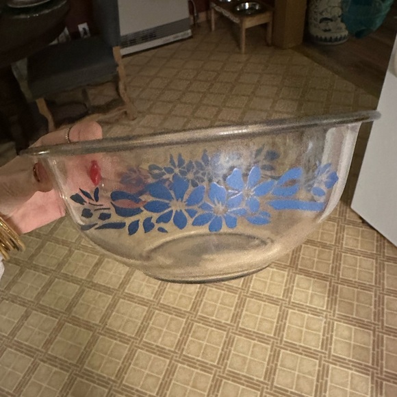 Two Pyrex Blue Ribbon Mixing Bowls - Picture 4 of 4